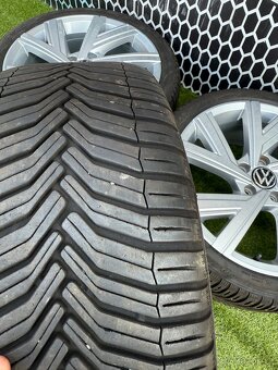 Volkswagen GOLF 8 - originální celoroční sada 225/40 R18 - 9