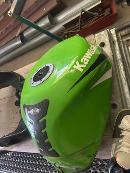 Kawasaki ninja zx6r - 9