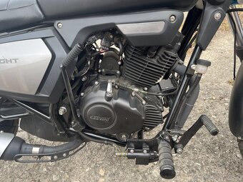 Prodám CRUISERA KEEWAY 125 ZÁNOVNÍ - 9