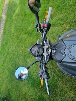 Cagiva raptor 650 - 9