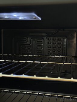 Guzzanti mini lednice s prosklenými dvermi - jako nova - 9