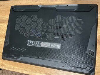 Prodám herní notebook ASUS TUF Gaming A17. - 9