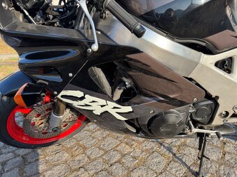 Honda CBR 900 RR - 9