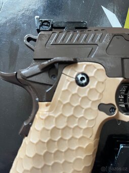 Airsoftova pistole hi capa 3.8 na green gas - 9