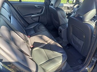 Volvo V60, 2.4 D6 158 kW R-DESING - 9