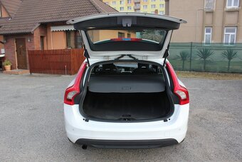 Volvo V60 2.0D3 V5, 120kW, servis VOLVO - 9