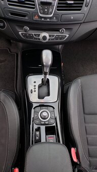 Renault Laguna 3 III   2.0 dci ČR automat 2012 - 9