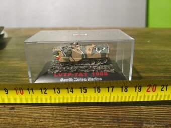 Vojenské modely 1/84 - 9