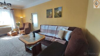 Rodinný dům se stodolou a uzavřeným dvorem a zahradou, Poběž - 9