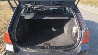 BMW 330d Touring, 2006, manuál, 420 000 km
- 9