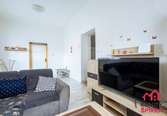 Prodej bytu 4+1, 97 m2, a nebytového prostoru, Brněnská, Mo - 9