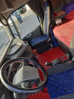 Nákladní automobil s hydraulickou rukou - 9