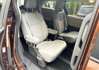 Toyota Sienna XLE 2,5hybrid AWD 2021 nový model - 9