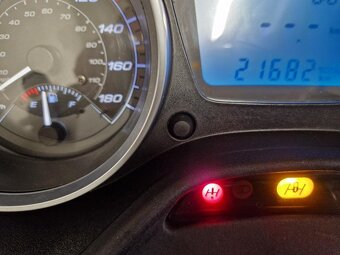 Piaggio MP3 500 hpe Zpátečka LED denní svícení AKRAPOVIČ - 9