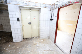 Komerční objekt vhodný na přestavbu na bytové jednotky ve vn - 9