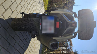 Kymco AK 550 - 9