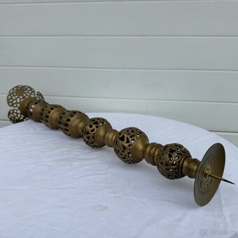 Velký mosazný zdobený svícen 65,5cm - 9