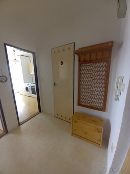 Pronájem 1+1, 33 m2 + balkon, Mladá Boleslav, Zalužanská ul. - 9