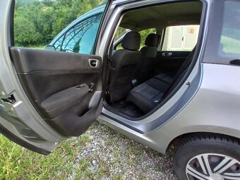 PEUGEOT 307 COMBI 1.6 HDI rok 2006 STK 3/2026 TOP STAV - 9
