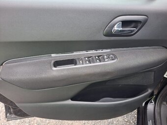 Peugeot 5008 2,0 HDi - 9
