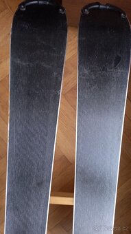 Prodám dětské lyže K2 136cm - 9