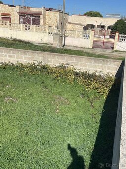 Krásný pozemek cca 600 m² jen cca 700 m od pláže v IT - 9