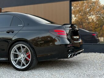 Mercedes-Benz AMG E 63 S 4Matic Panorama,360,Burmester,750PS - 9
