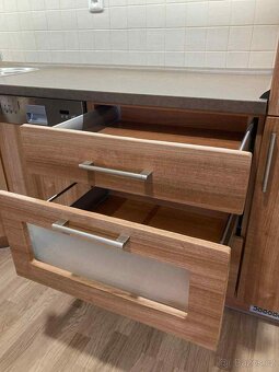 Kuchyňská linka se spotřebiči - 9