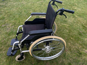 Meyra mechanický invalidní vozík 43cm bržděný - 9