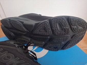 Běžecké boty Hoka Bondi 8 black - 9