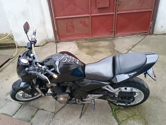 Kawasaki Z750 - 9