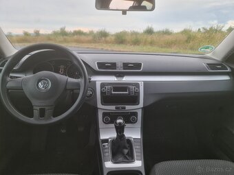 VW Passat 1.6TDI kombi, 77kW, 4/2013, servisní knížka - 9