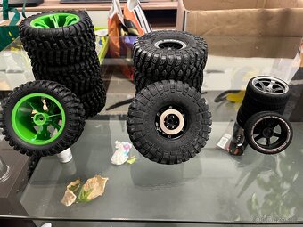 Custom podvozek na bázi Axial SCX10 III + kastle JEEP - 9