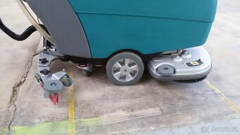 Podlahový mycí stroj Tennant T3 Disk 50 s vlastním pojezdem - 9