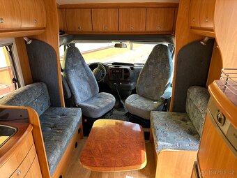 FORD TRANZIT HOBBY 77 tis km,2lt nafta,96 kw - 9
