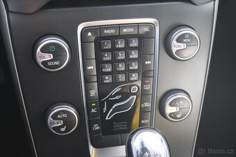 Volvo V40 2.0 D2 88kW Drive-E AUTOMAT (2016) - 9