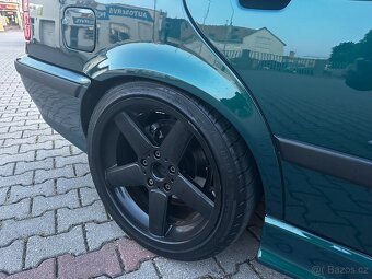 Bmw e36 318i Touring - 9