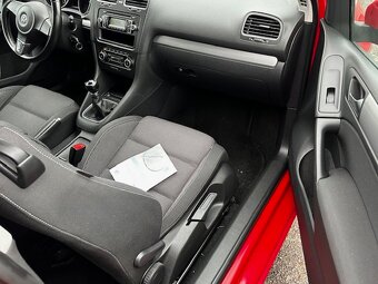 VW Golf VI 1.4i 59kw, r.2010, serviska, rozvody, STK, klima - 9