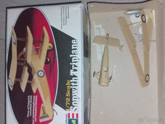 Prodám modely letadel, krabice - 9