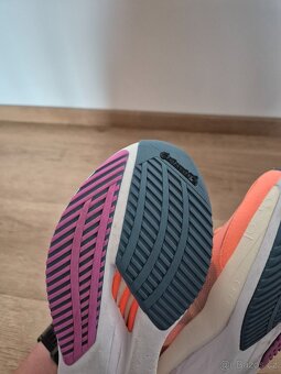 Běžecké boty Adidas ADIZERO BOSTON 11 vel.37 1/3 - 9