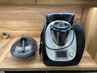 Vorwerk Thermomix TM5 + příslušenství - 9