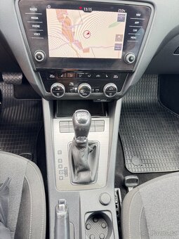 ŠKODA OCTAVIA 3 1.5TSI 110kW facelift DSG SOLEIL - 9