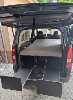 obytná vestavba kempovaci Pick-up MPV spací vestavba - 9