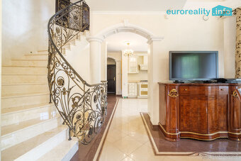 Prodej, rodinný dům, 314 m2, Karlovy Vary - Mezirolí - 9