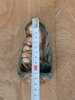 V náruči Panny Marie - Nástěnná kropenka. - 9