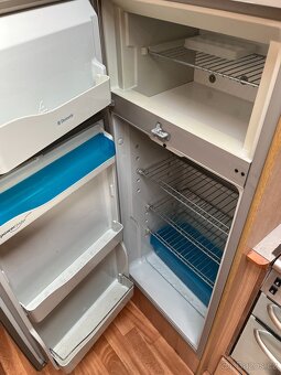 Obytný vůz - alkovna - Rimor Kentucky - 9