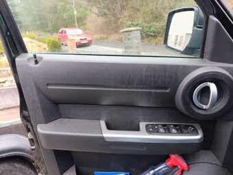 Dodge Nitro 2,8 CRD 2009 - 9