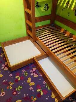 Dvoupatrová postel z masivu - 9