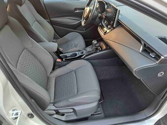 Toyota Corolla 1,8 HYBRID automat 154.000 km - 9