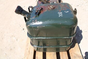 Zetor 7211 nádrž 50l a 80l - 9